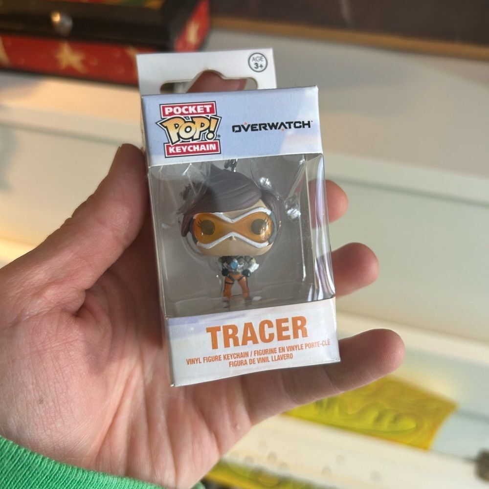 Funko Overwatch Tracer Keychain with Orange and White - Picture 3 of 8